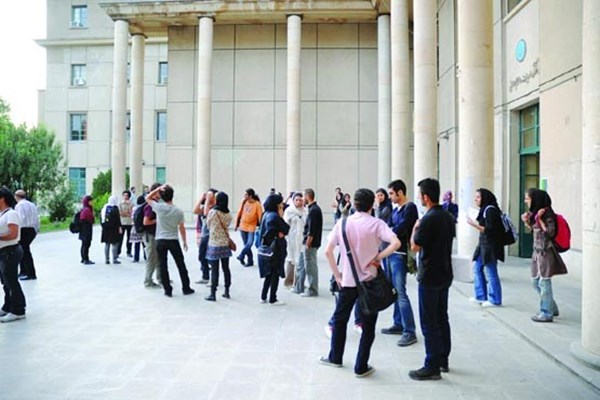 سقوط آمار دانشجویان 