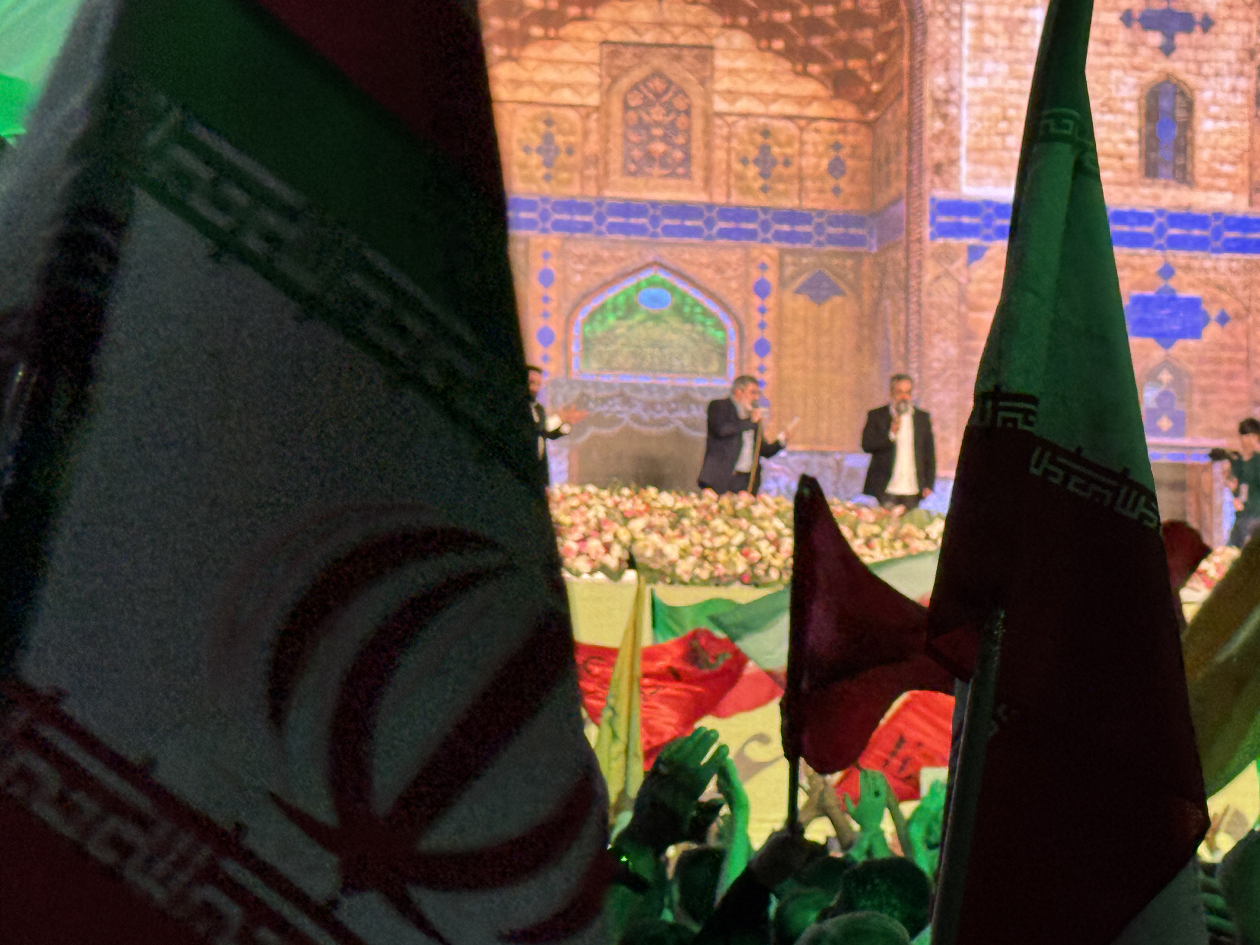 میدان انقلاب ساعت ۲۲:۳۲