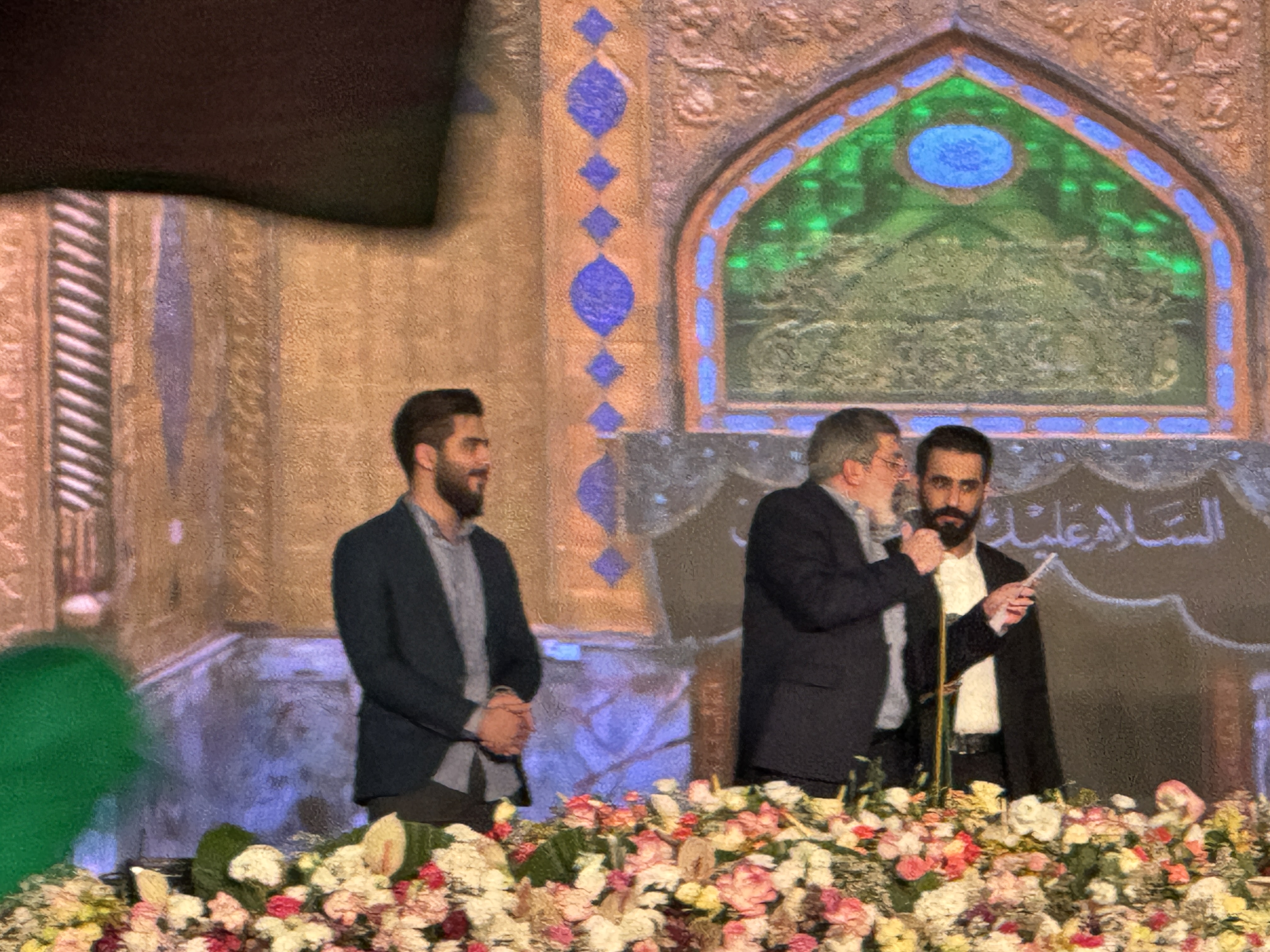 میدان انقلاب ساعت ۲۲:۳۲