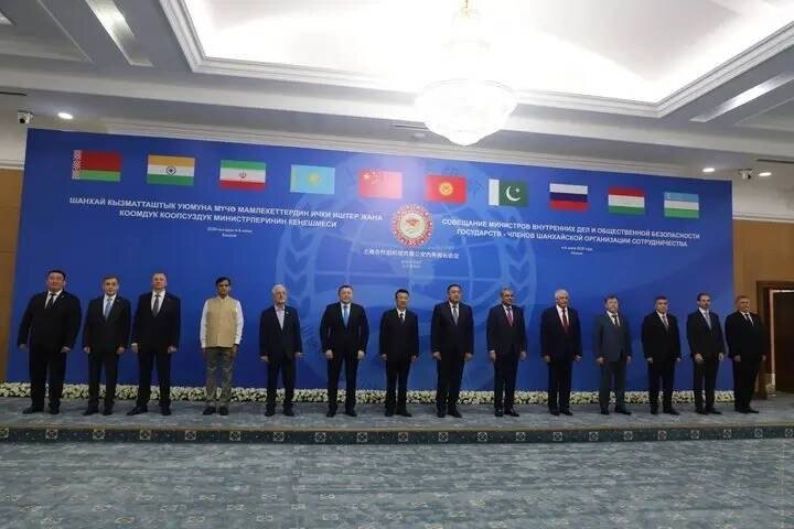 وزیر کشور به تهران بازگشت