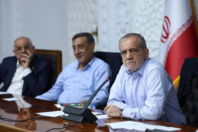 پزشکیان: با صرفه‌جویی در مصرف، از واردات بنزین بی‌نیاز شدیم